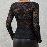 חולצת תחרה נשית עם מחשוף V אלגנטי