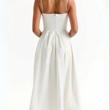 שמלת מידי אלגנטית עם כתפיות דקות וגזרה מחמיאה