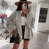 קרדיגן סרוג אוברסייז חמים עם כפתורים