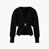 קרדיגן קצר אלגנטי עם סגירת V וכפתור דקורטיבי