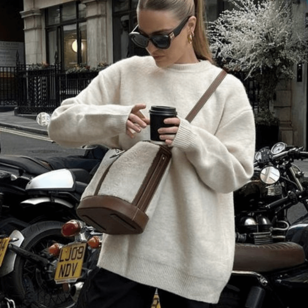 סוודר אוברסייז רך ומחמם בגזרה קלאסית