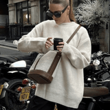 סוודר אוברסייז רך ומחמם בגזרה קלאסית