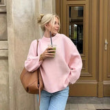 סוודר אוברסייז רך ומחמם בגזרה קלאסית