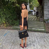 טופ אסימטרי אלגנטי עם תחרה מחמיאה